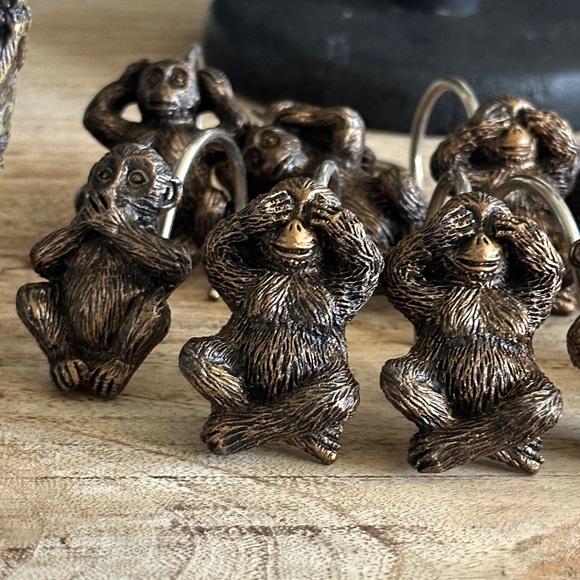 3 Wise Monkeys Novelty Hear See Speak “No Evil” Unique Shower Curtain Hooks - Picture 1 of 10
